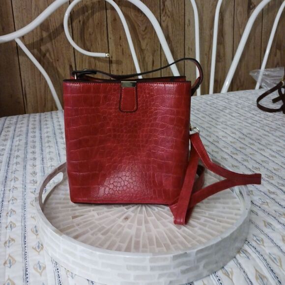 Red Leather Patterned Purse, Tote, Handbag, Shoulder Bag - Picture 2 of 9